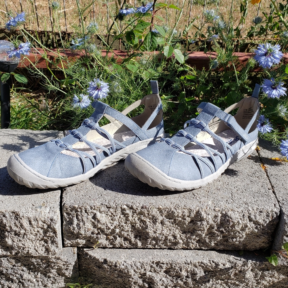 Light Blue Jambu Julet sz 11